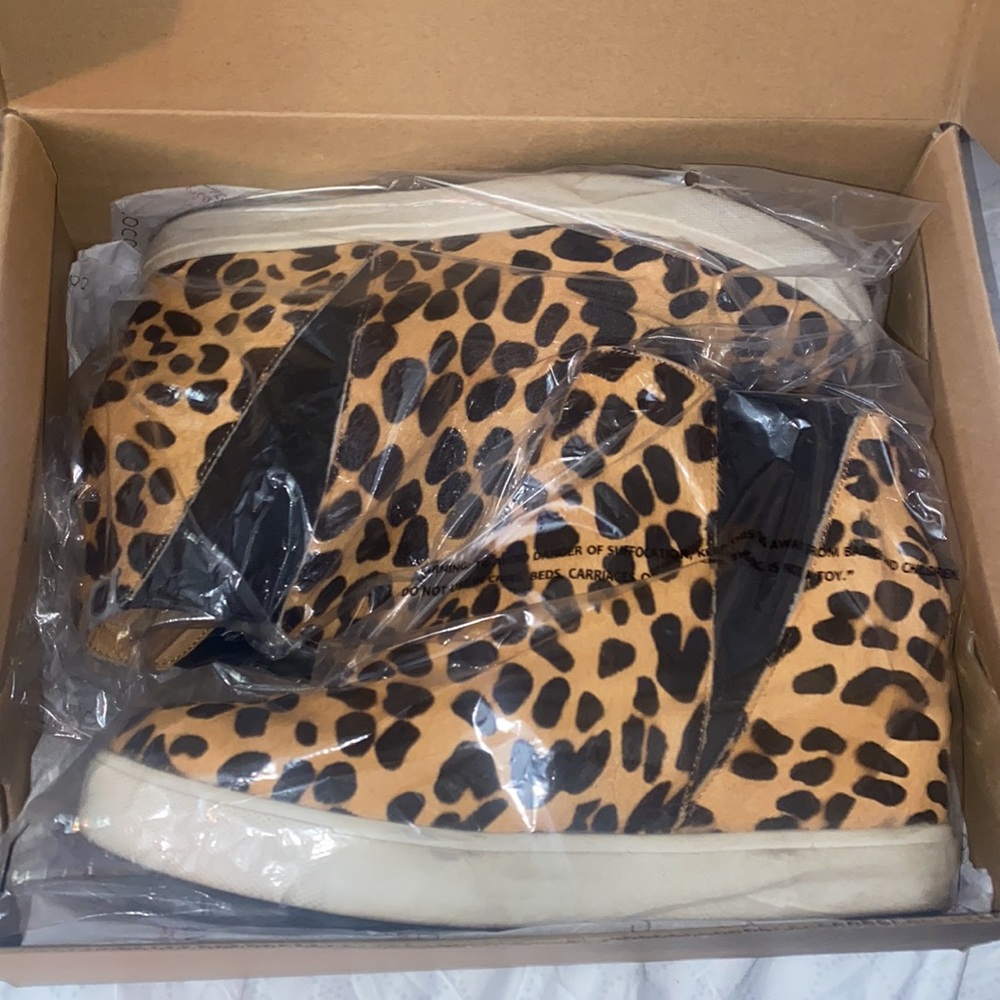 Matisse Lire Hidden Wedge Sneaker